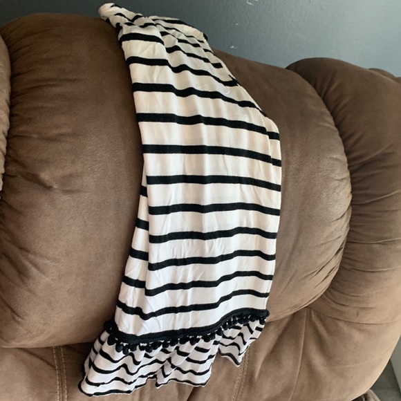 Cute blouse - Picture 3 of 3